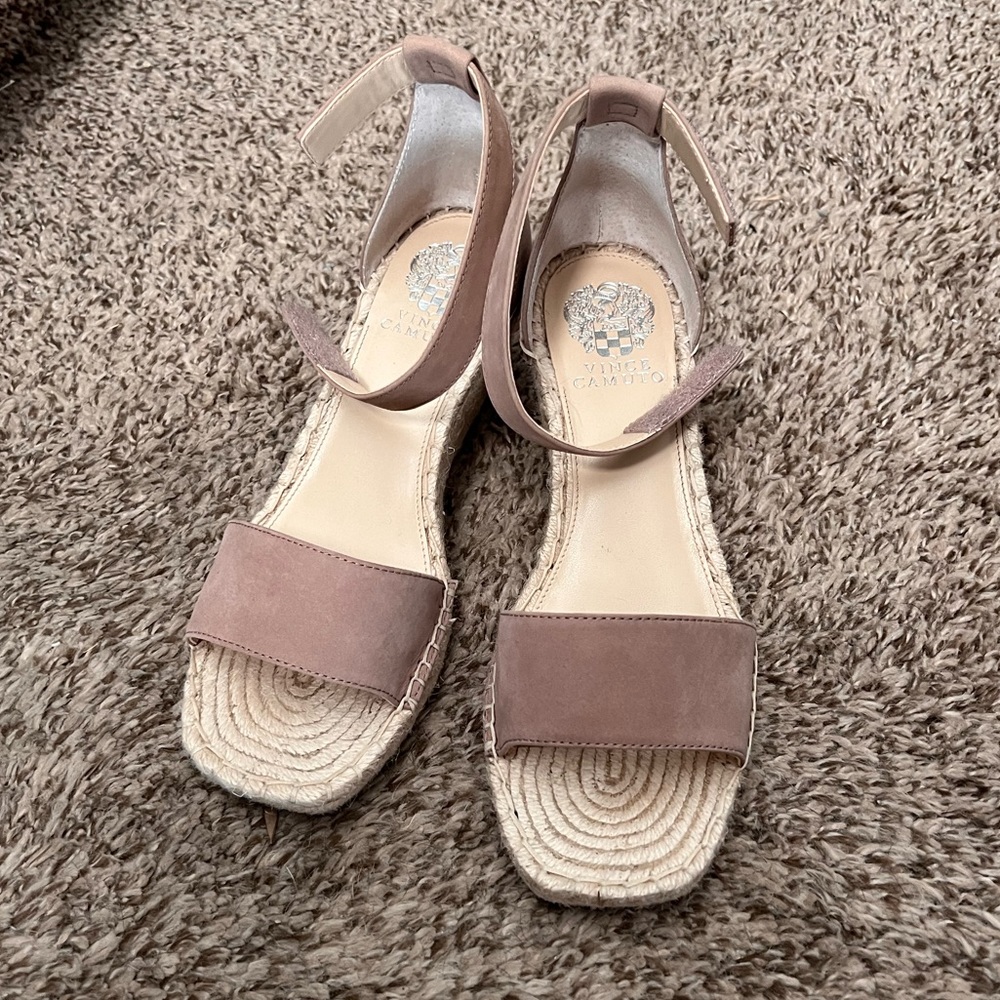 Vince Camuto Espadrilles size 8.5